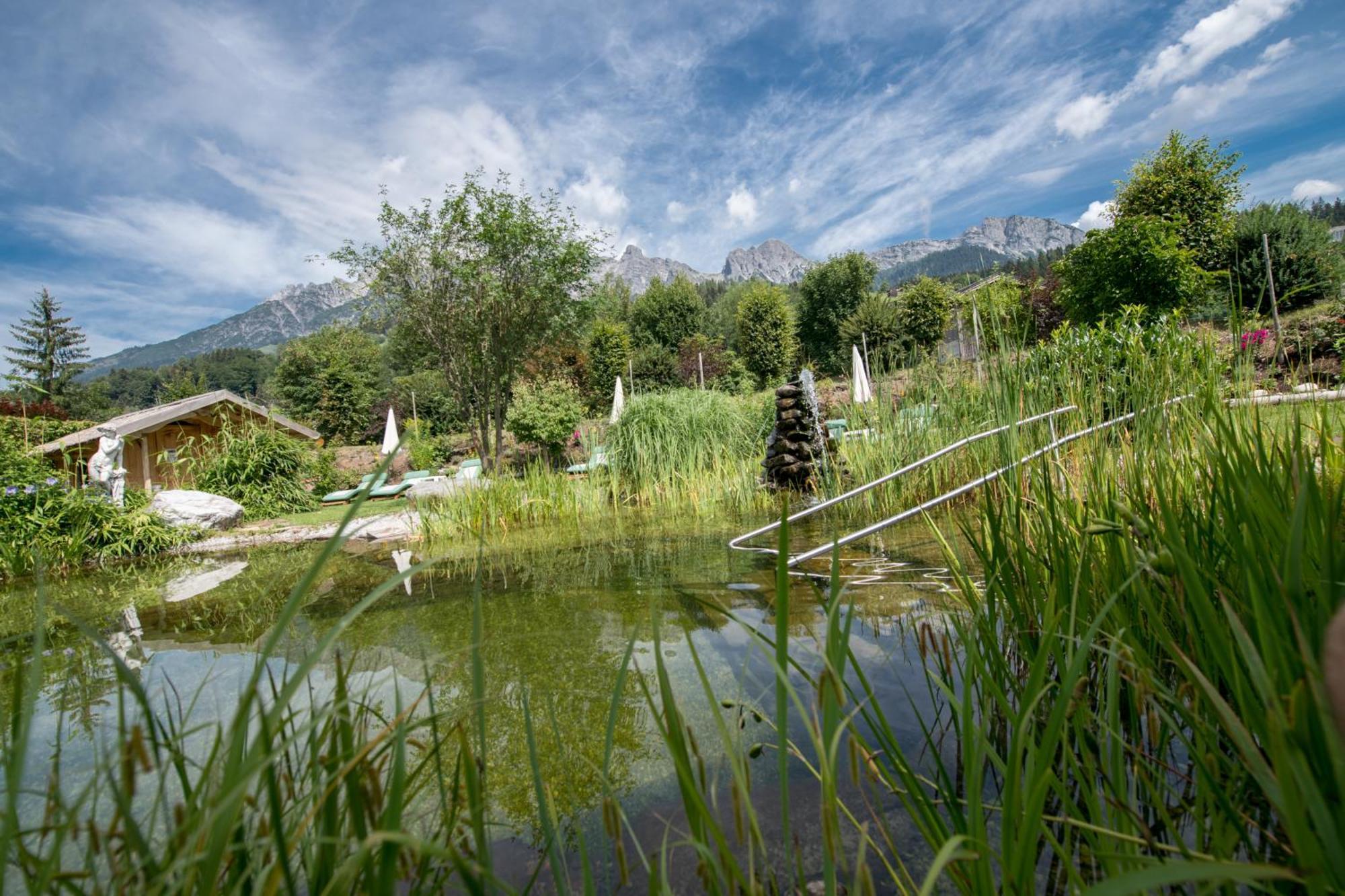 Gourmet-Hotel Gruenwald Леоганг Екстер'єр фото