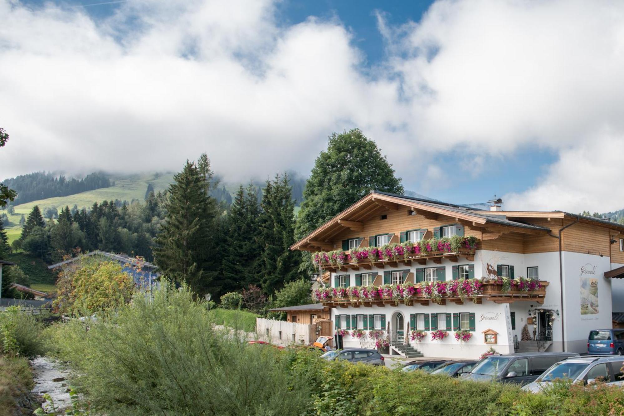 Gourmet-Hotel Gruenwald Леоганг Екстер'єр фото