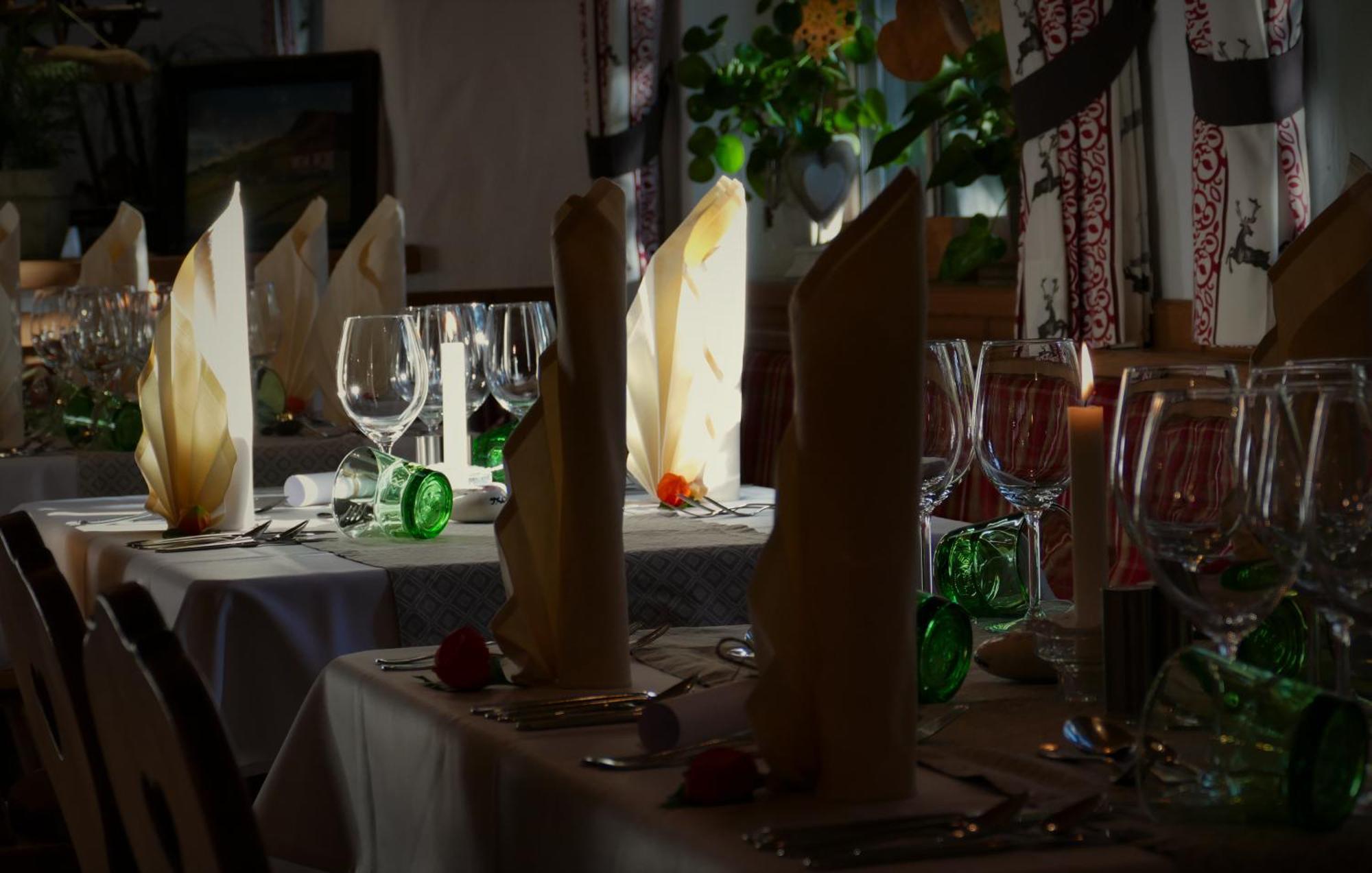 Gourmet-Hotel Gruenwald Леоганг Екстер'єр фото