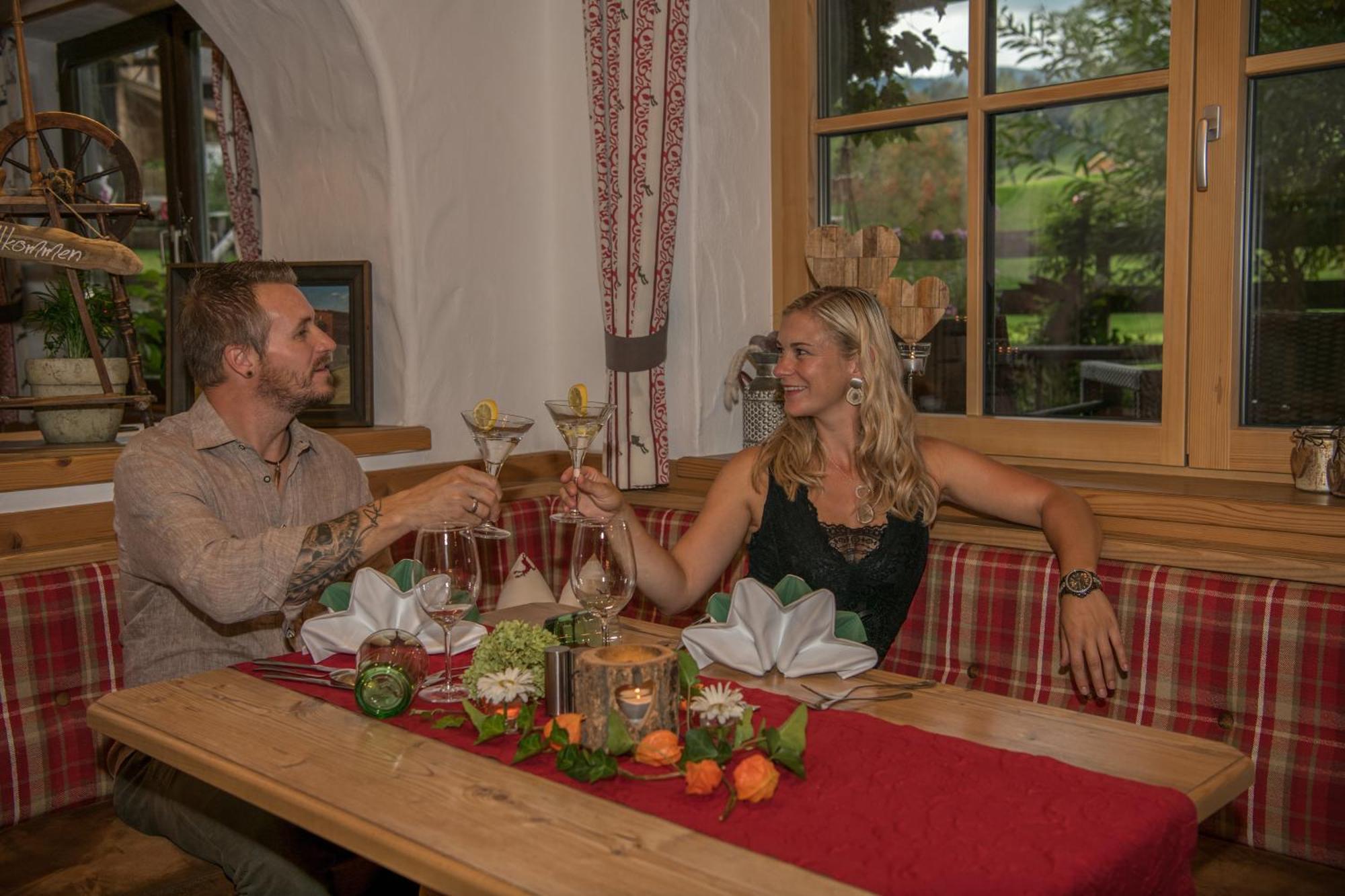 Gourmet-Hotel Gruenwald Леоганг Екстер'єр фото