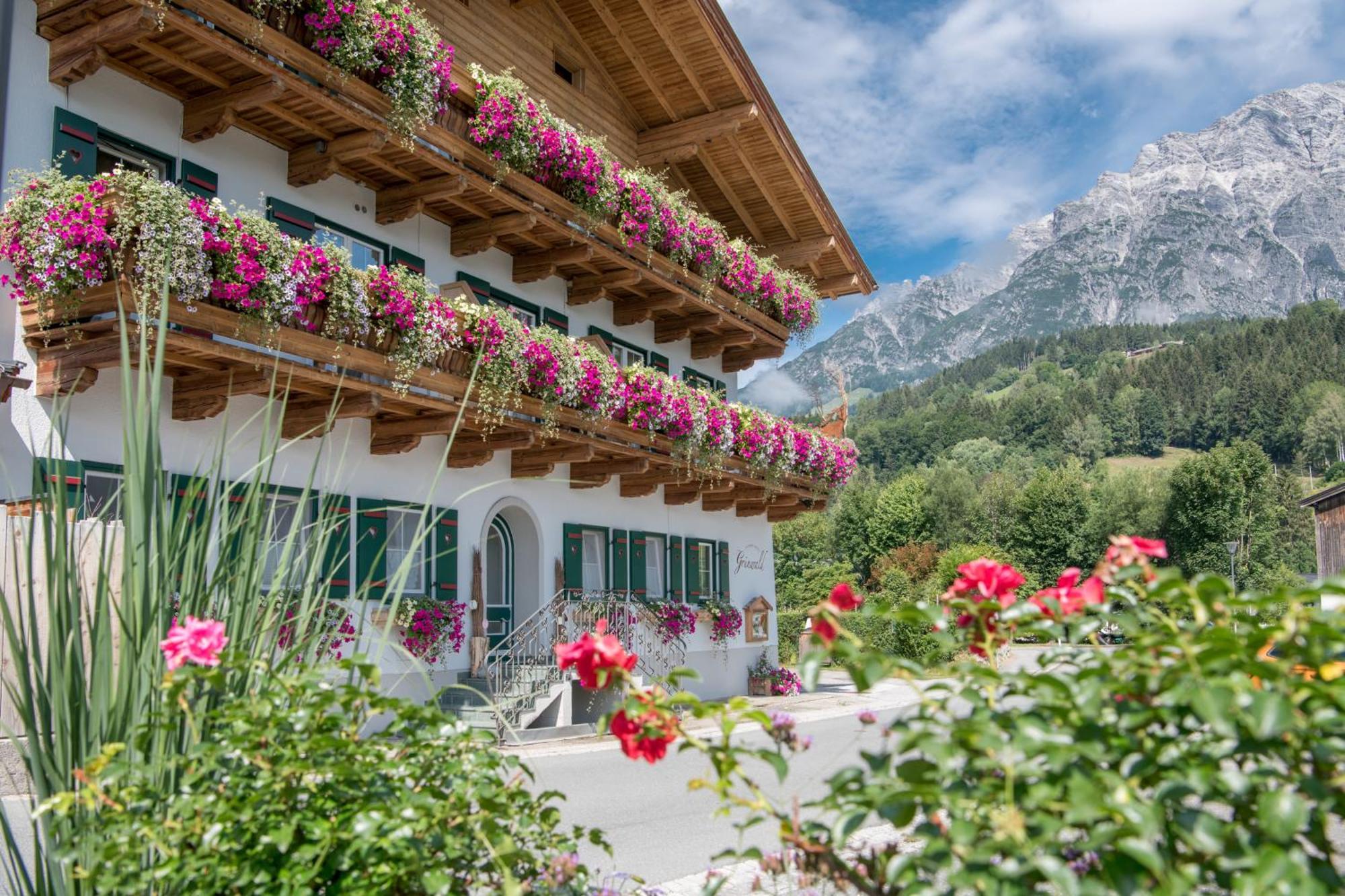 Gourmet-Hotel Gruenwald Леоганг Екстер'єр фото