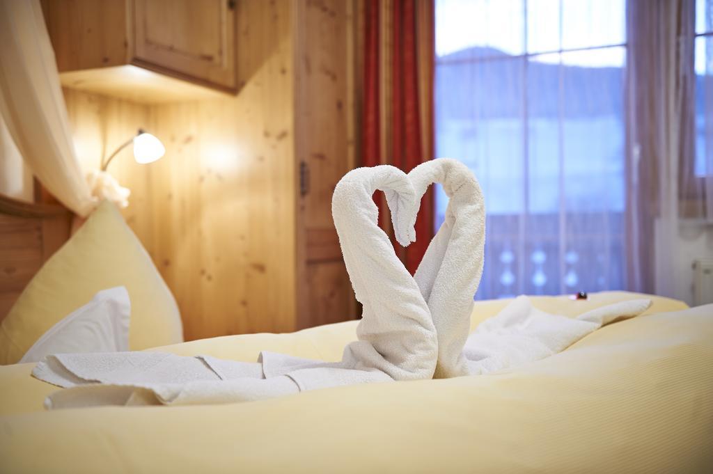 Gourmet-Hotel Gruenwald Леоганг Екстер'єр фото
