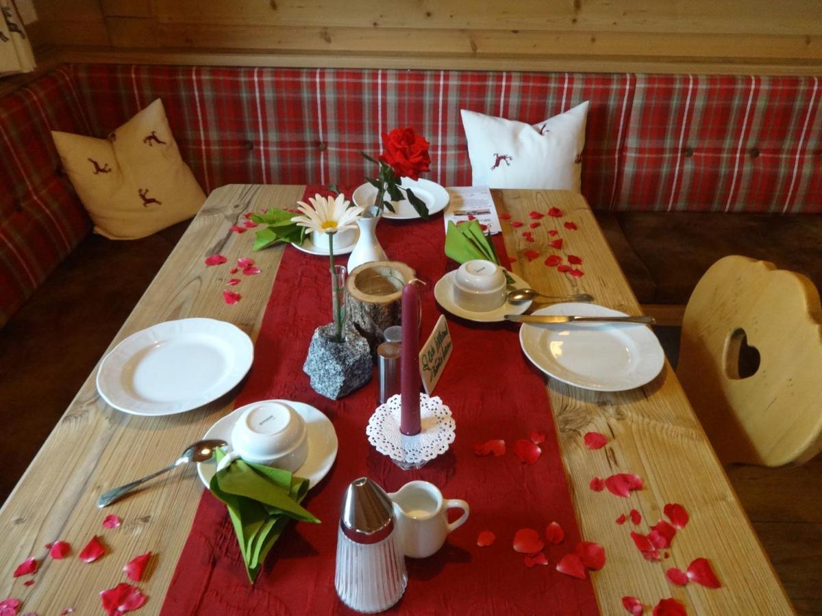 Gourmet-Hotel Gruenwald Леоганг Екстер'єр фото
