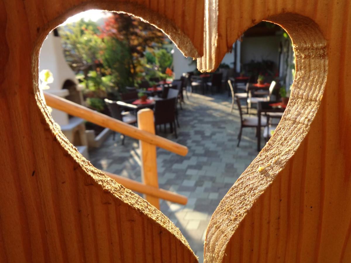 Gourmet-Hotel Gruenwald Леоганг Екстер'єр фото